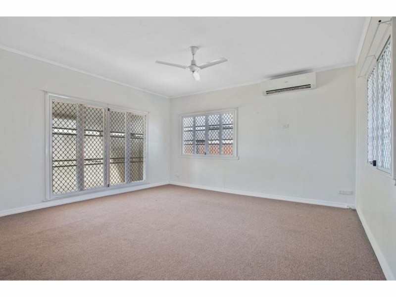 125 Main Street, Park Avenue QLD 4701